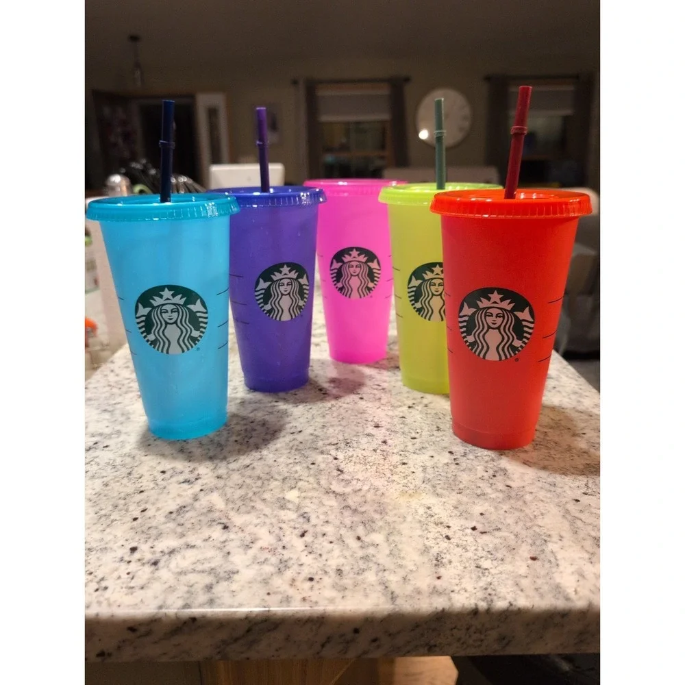 Starbucks 24oz Reusable Cold Cups Set of 5 Color Changing Cups W/ Lids & Straws